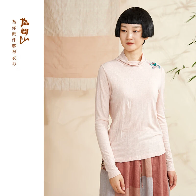 2341090指间沙女装23冬季新款小圆堆领刺绣长袖上衣T恤