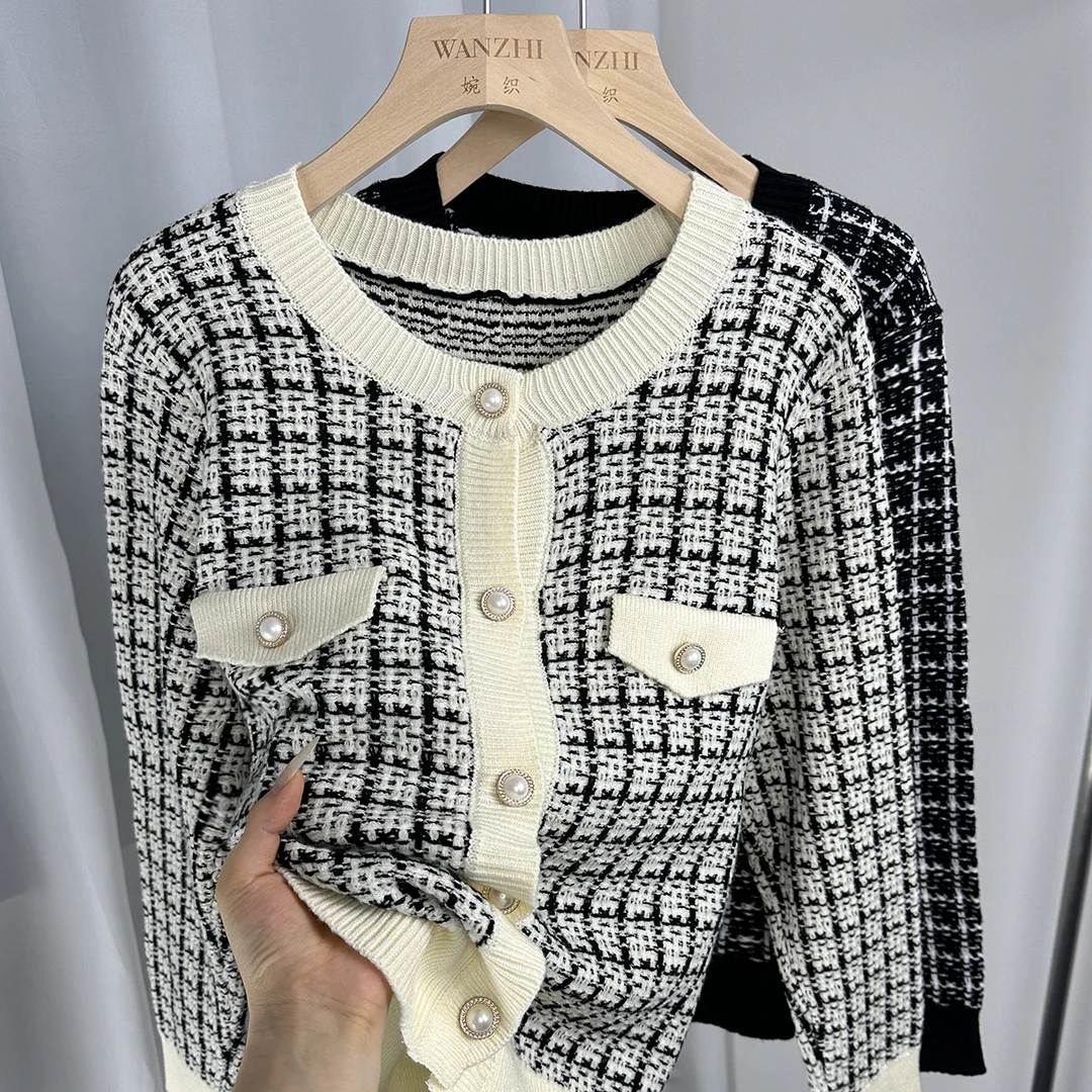 小香风外套女春秋款2025新款爆款法式气质高级感格子针织开衫上衣