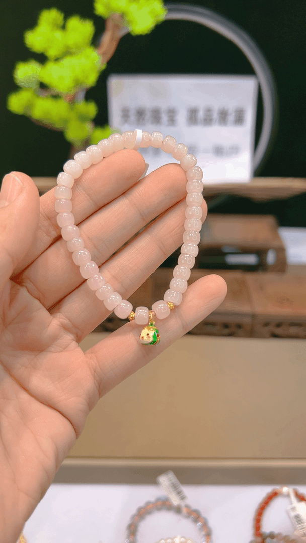 单圈藕粉和田玉老形珠手串搭配S925银小粽子款G1652