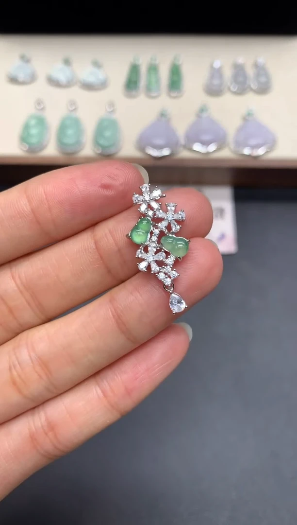【闪购商品】翡翠颈饰银S925镶嵌葫芦【无服务费】【多样性发其一】