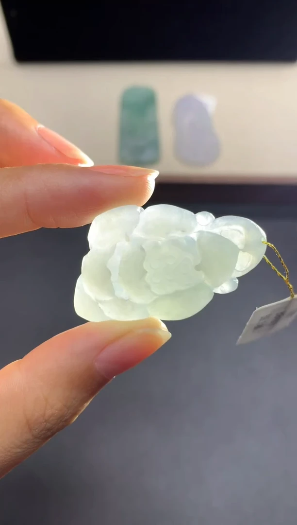 【闪购商品】定制翡翠未镶嵌莲花【无鉴赏确认抛光不退换】