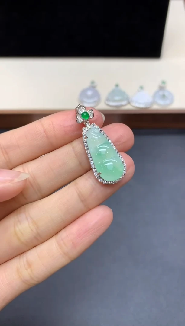 【闪购商品】翡翠吊坠(不含链)银S925镶嵌福豆【多样性发其一】
