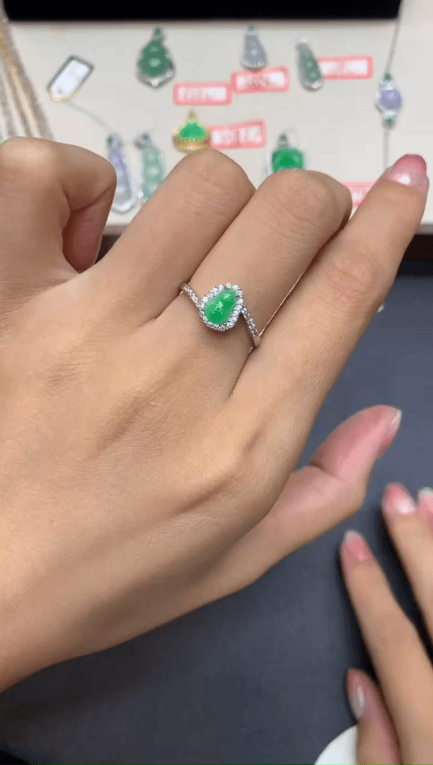 【闪购商品】翡翠戒指银S925镶嵌葫芦【无服务费】