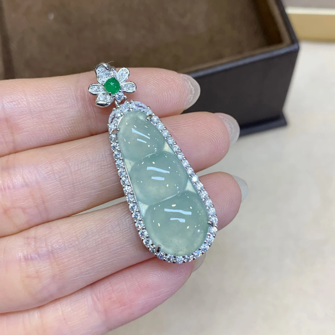 诚银天下福豆吊坠-（DD-32-1）s925银镶翡翠多样性发其一