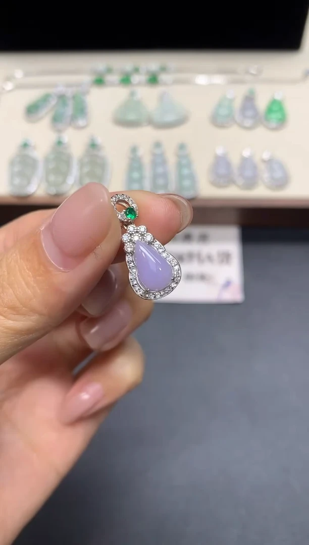 【闪购商品】翡翠颈饰银S925镶嵌水滴【无服务费】