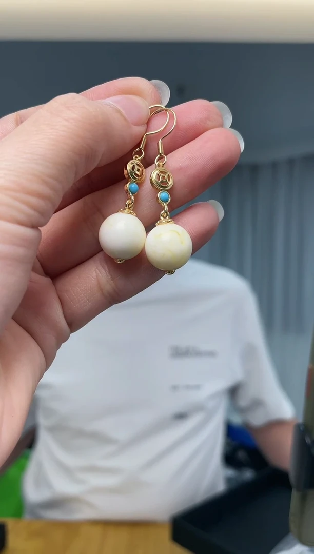 【闪购商品】蜜蜡裸石未镶嵌............