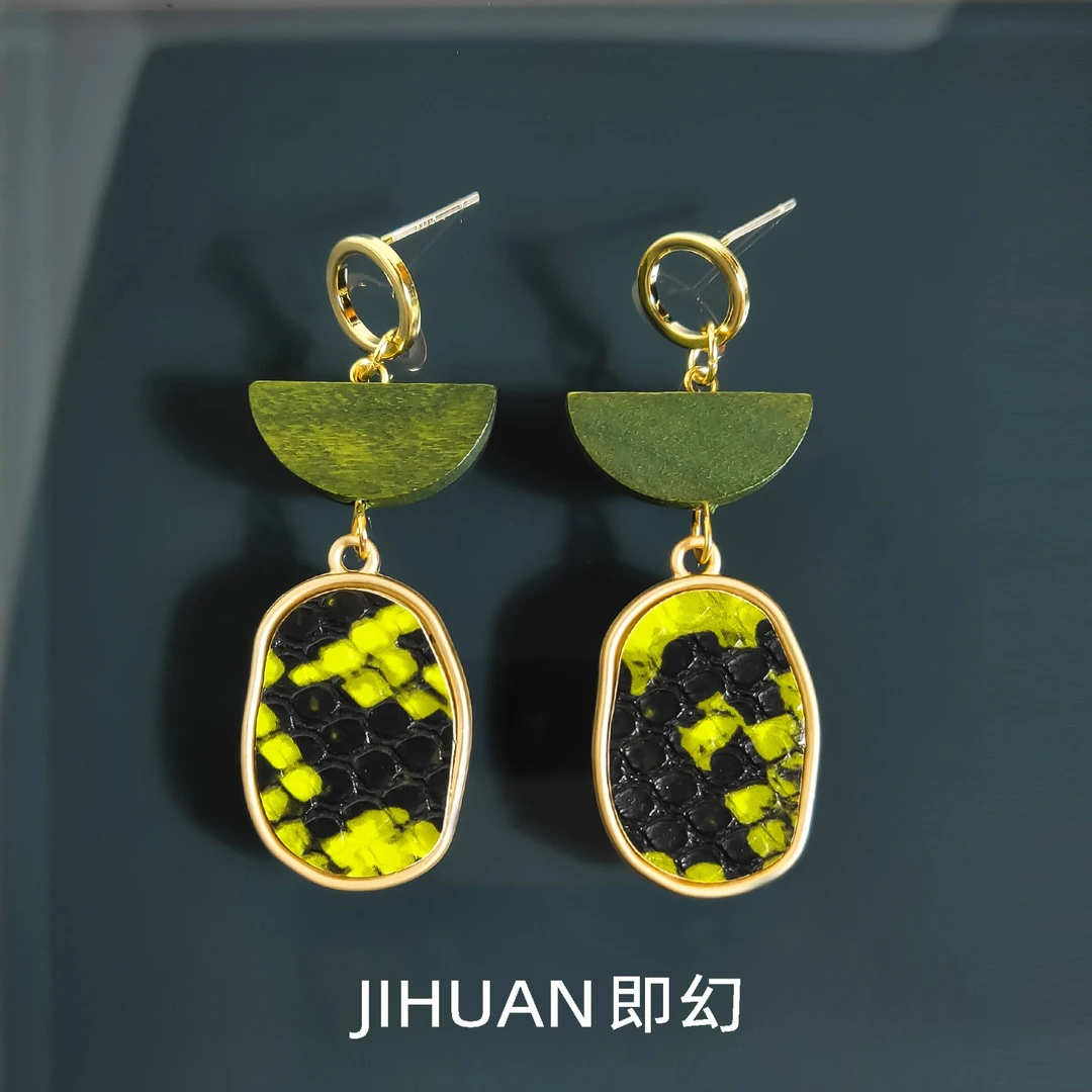 即幻 铜合金木质耳饰 ♦绿野仙踪 欧美时尚皮纹吊坠耳环 J-6730