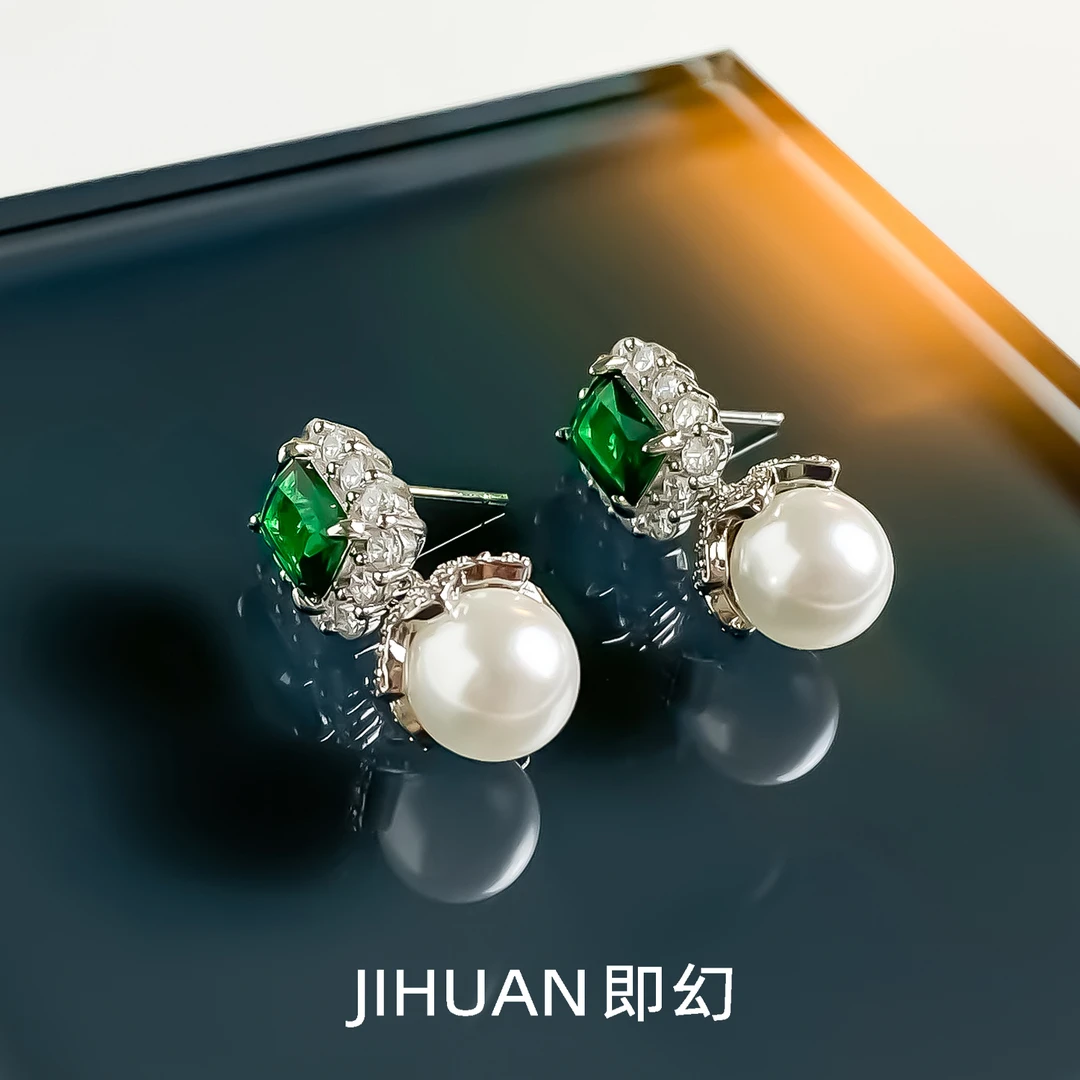 即幻 铜合金耳饰 法式气质轻奢时尚百搭精致优雅白色耳环 B-7884