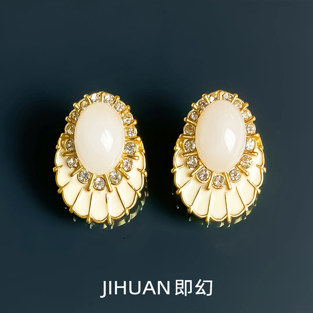 即幻 铜合金耳饰 ♦云海贝 小香风高端独特优雅气质耳钉 B-7560