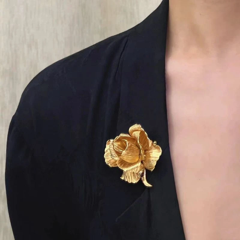 锌合金羽毛胸针 古董玫瑰花胸针中古气质潮胸针奢华高档轻奢法式