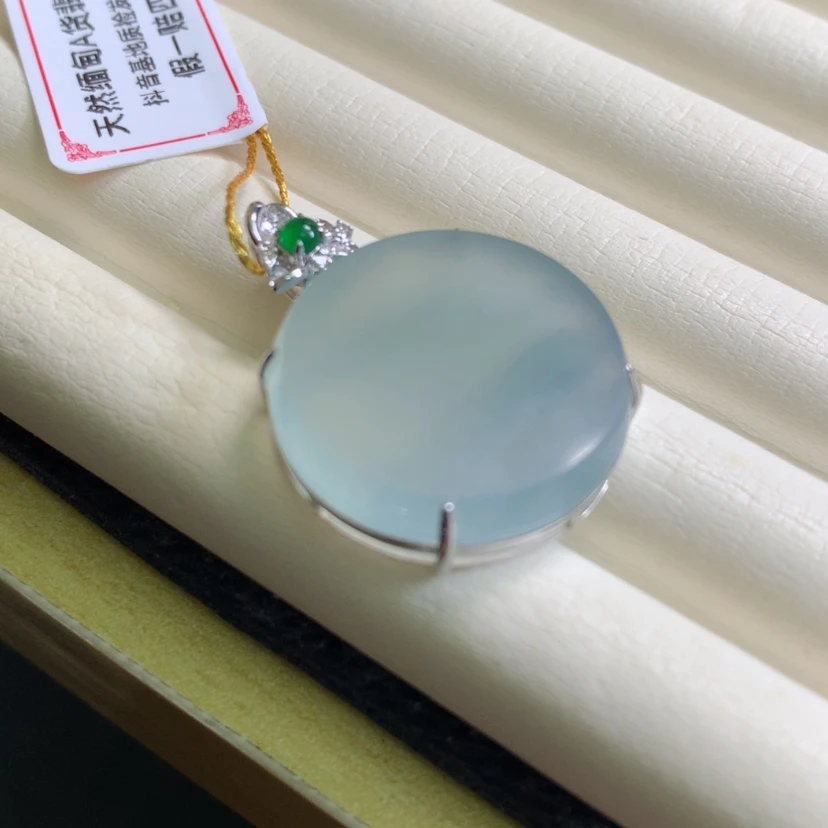 【闪购商品】翡翠颈饰18K金镶嵌无事牌