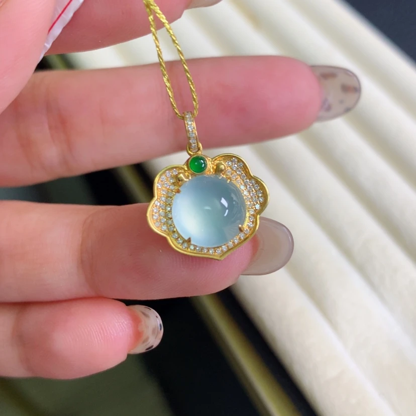 【闪购商品】翡翠颈饰18K金镶嵌蛋面