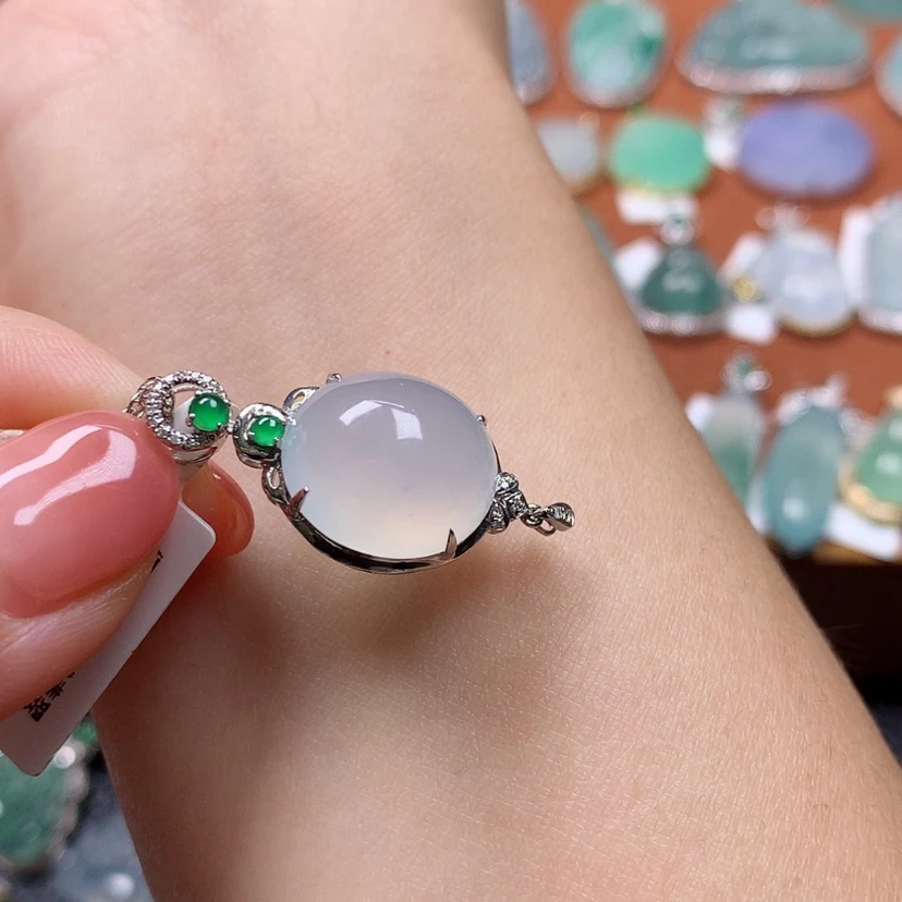 【闪购商品】翡翠颈饰18K金镶嵌