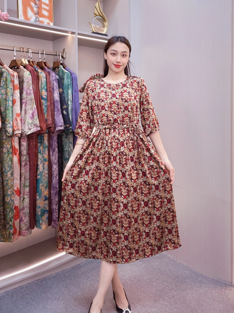 秋季新款妈妈装时尚长裙洋气【花飘飘】