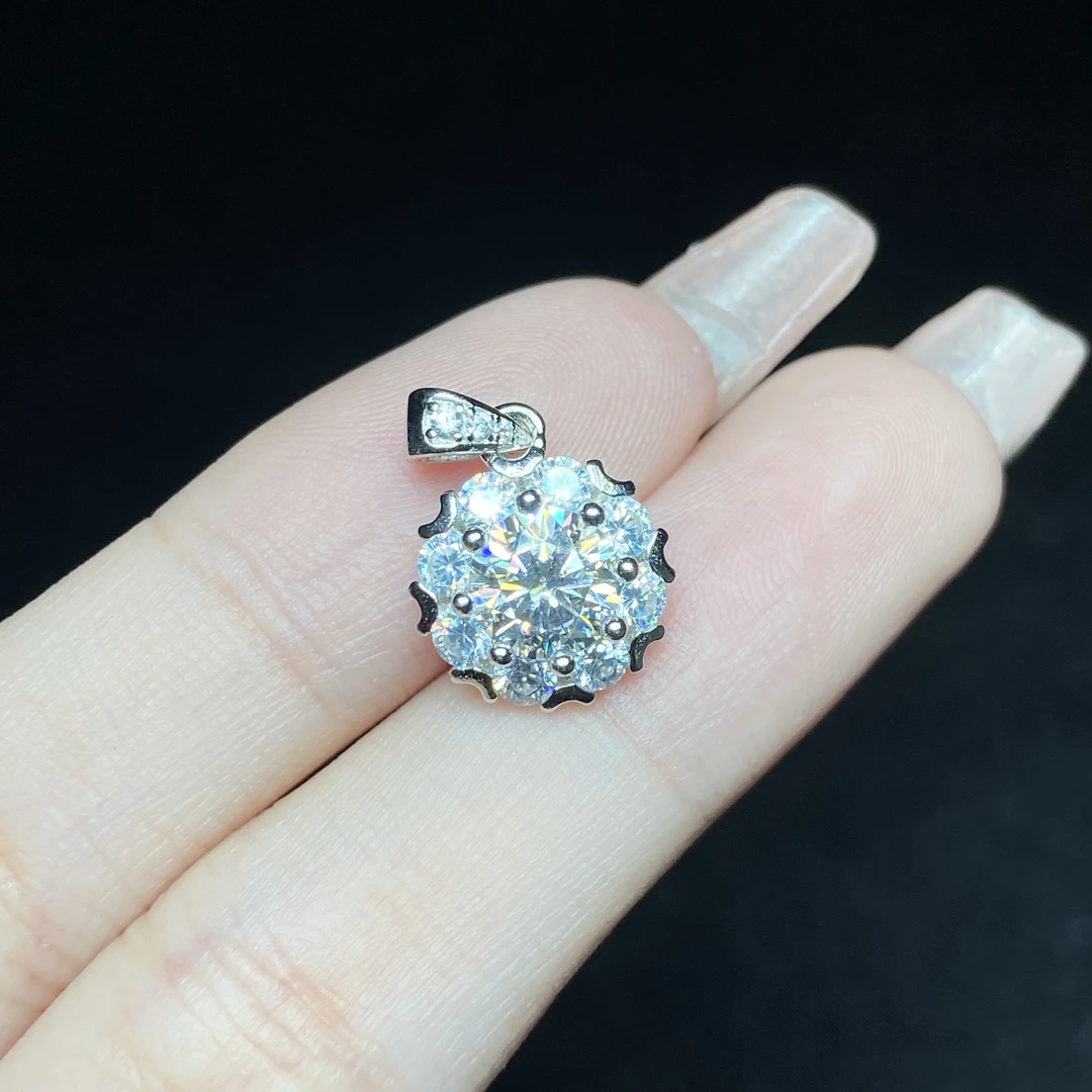 925银莫桑石银制品  【小北珠宝】s925银镶嵌莫桑吊坠24-7P03X45