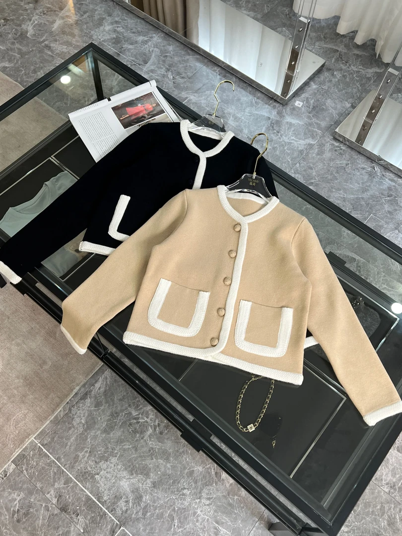 {新品*}【拼色小香】设计感小香风拼色长袖短款单排扣针织开衫