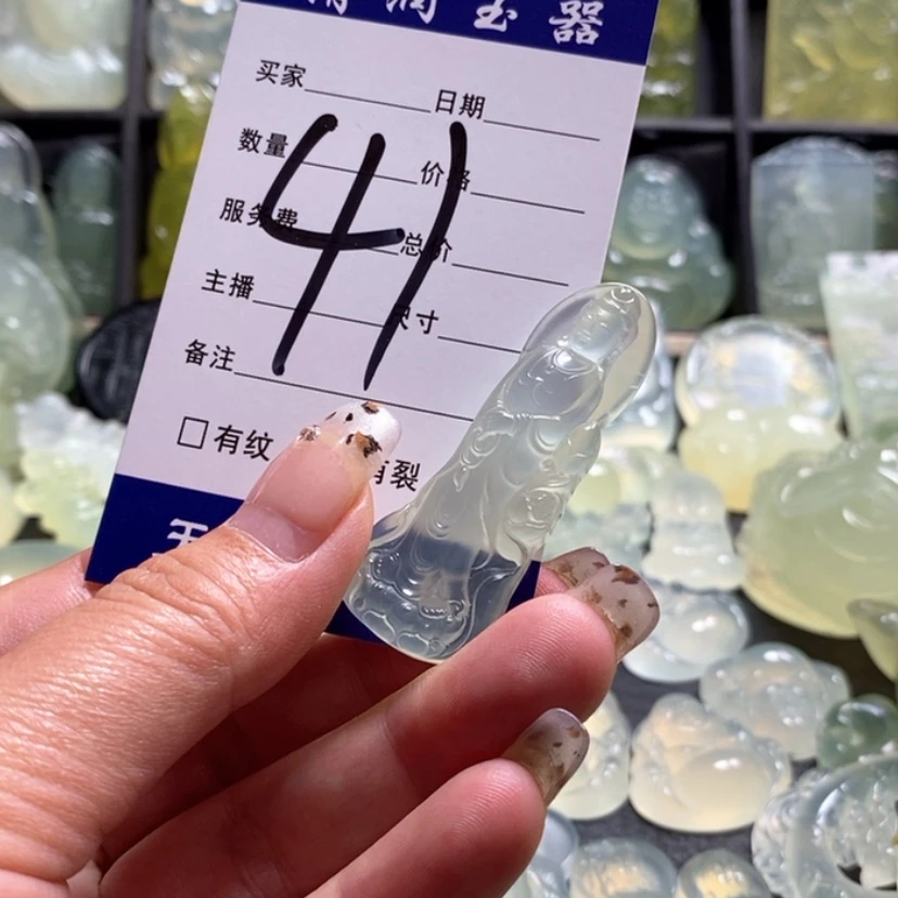 【闪购商品】蛇纹石玉颈饰合金苹*?