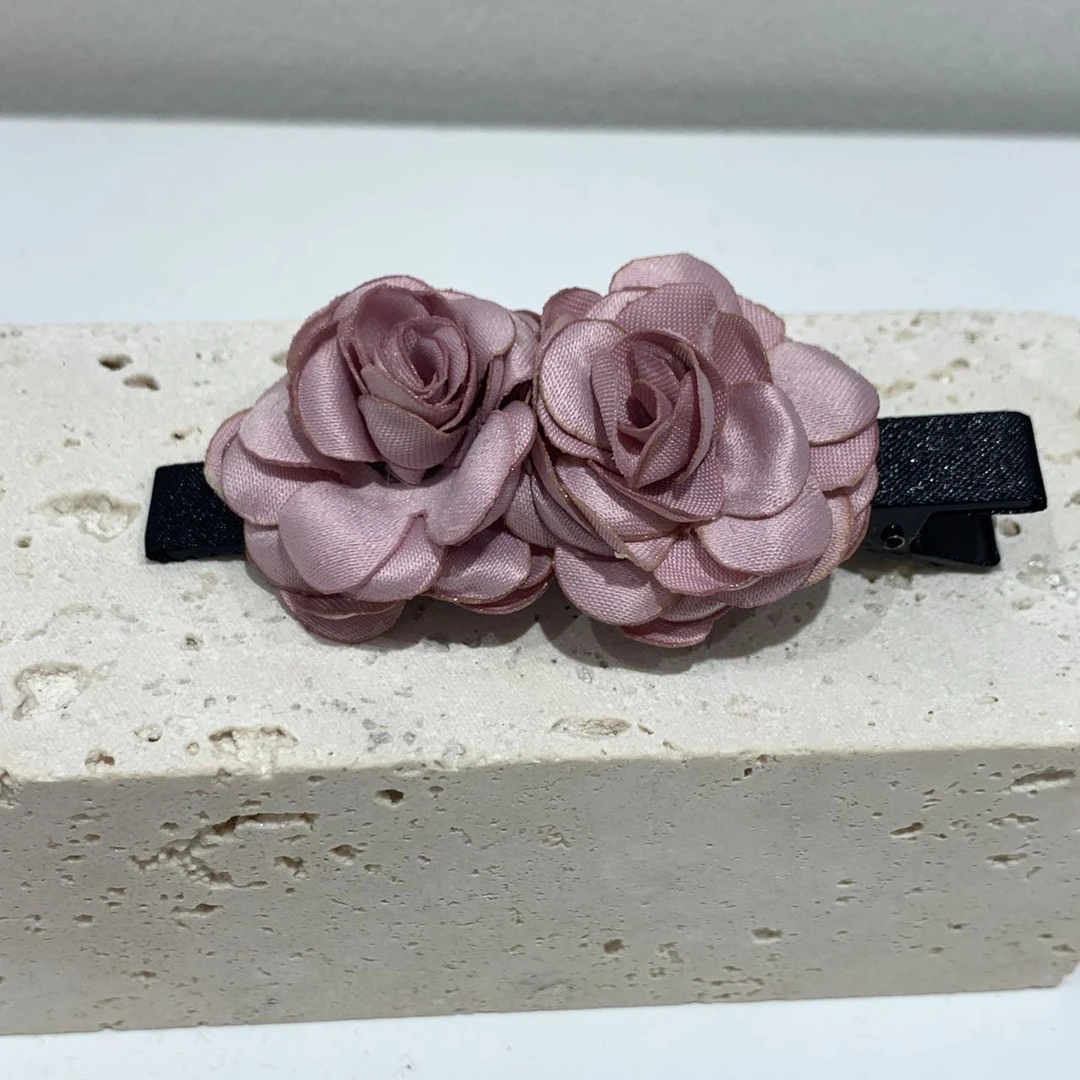 GREBUTY 5127 简约百搭粉色花花边夹