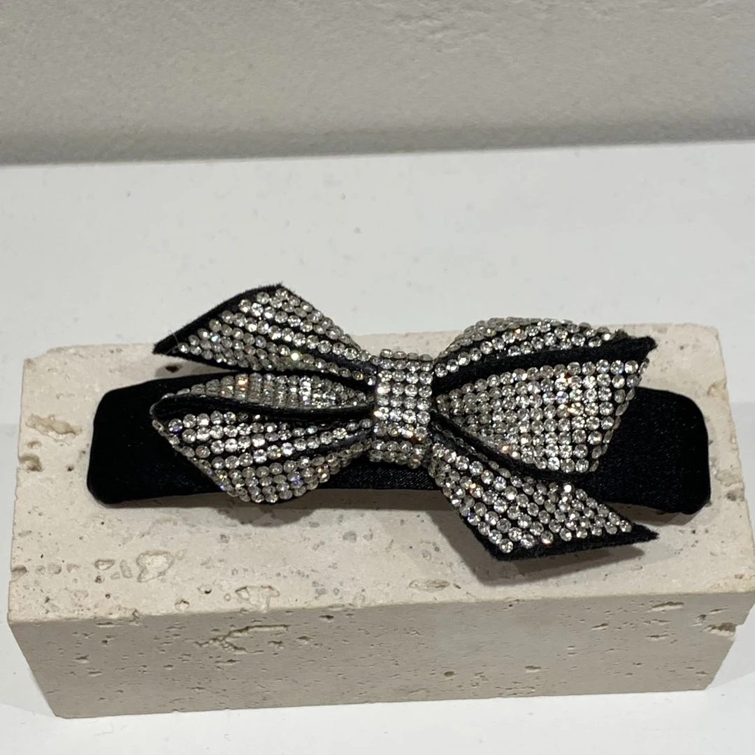 GREBUTY 5343 简约百搭白色细闪蝴蝶结弹簧夹