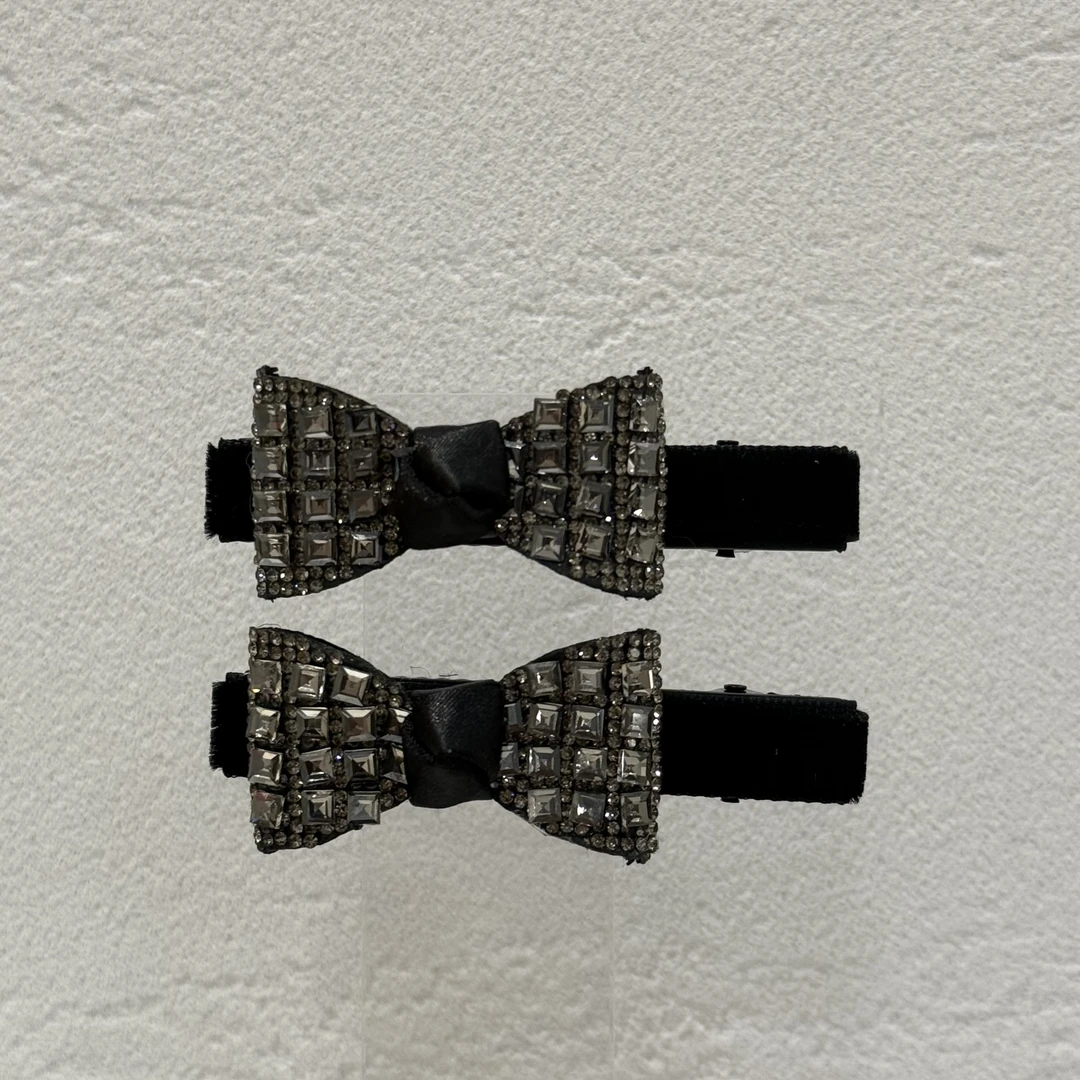 GREBUTY 5880 气质百搭灰色闪闪蝴蝶结边夹对夹