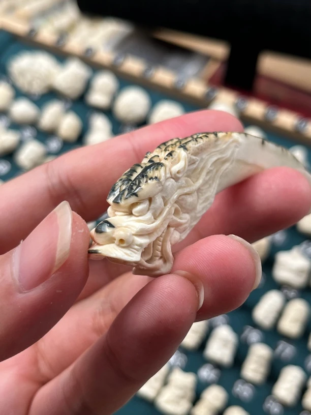 猛犸牙蓝皮龙头牙尖，长92宽12.5厚19.6吊坠手把件