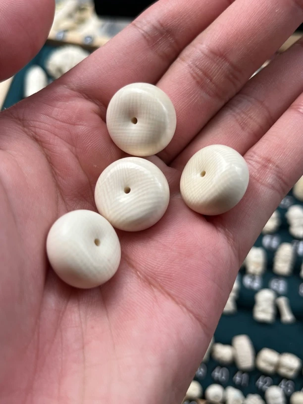 猛犸牙芯料纯肉满纹面包圈，小吊坠小配饰