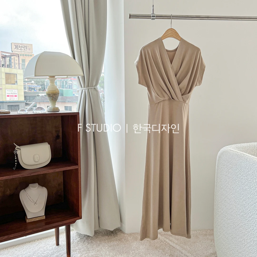 「现货」【骨相美人】交叠V领连衣裙FS304L015