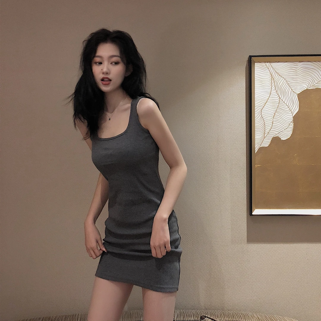 吊带背心裙女夏季新款法式收腰修身显瘦短裙小个子辣妹包臀连衣裙