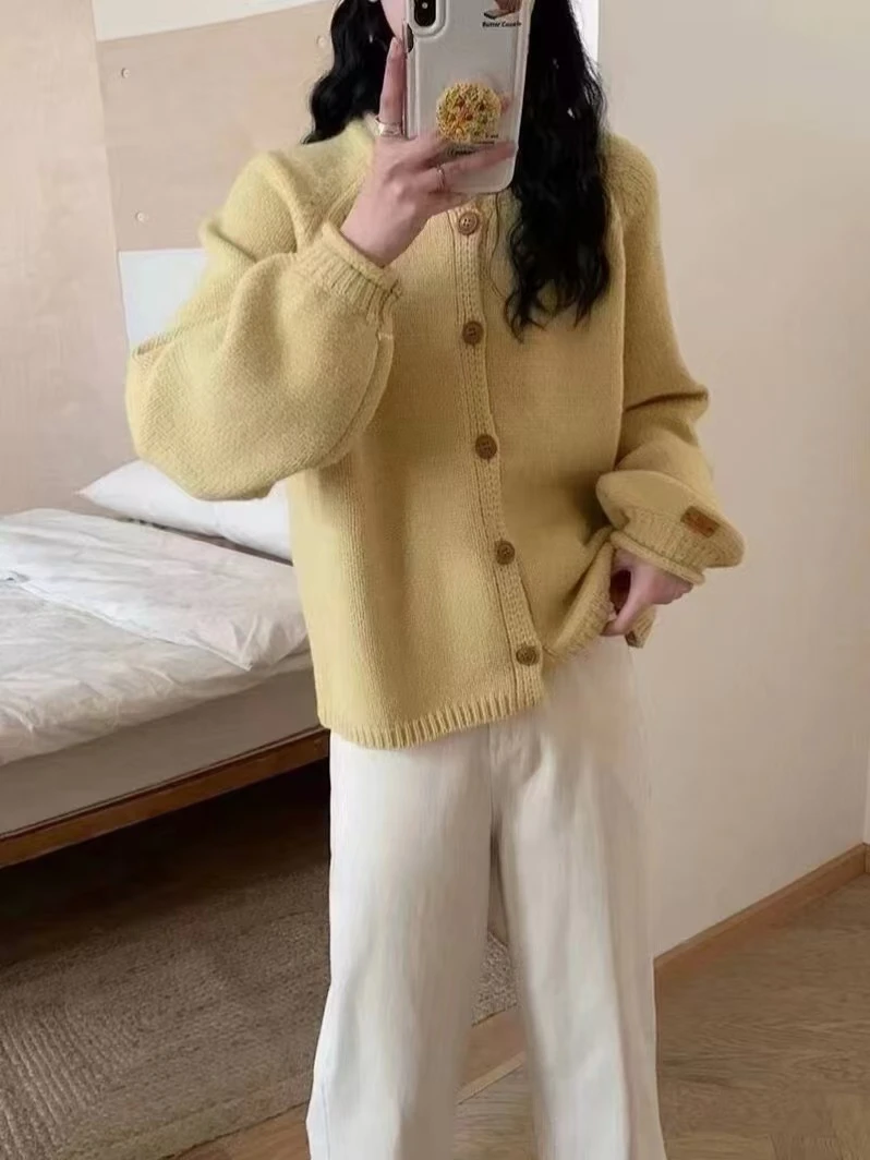 卷边秋冬纯色慵懒贴标针织开衫新款单排上衣宽松圆领韩版毛衣外套