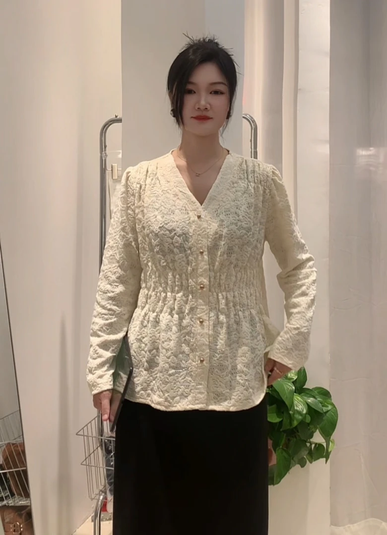 TU姐 秋季大码蕾丝V领显瘦打底衫法式收腰遮肉洋气减龄打底