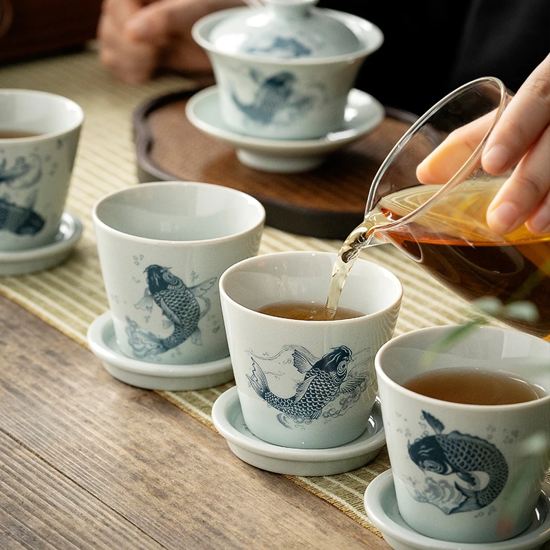玲珑茶具 复古陶泥青花鱼跃主人杯带杯垫鱼戏鱼口家用复古品茗杯