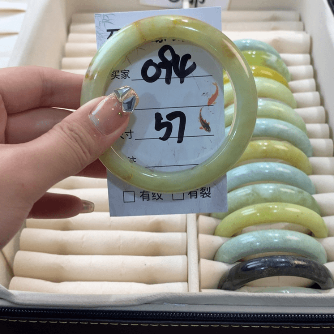 【闪购商品】蛇纹石玉手镯未镶嵌