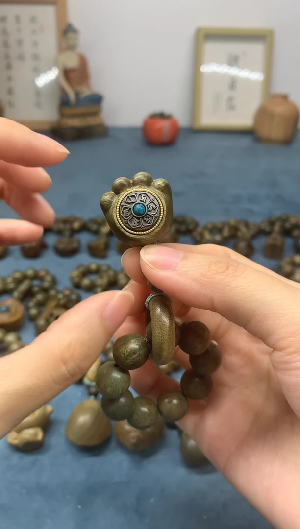 【闪购商品】维腊木（绿檀）把件猫爪转转 盘玩件