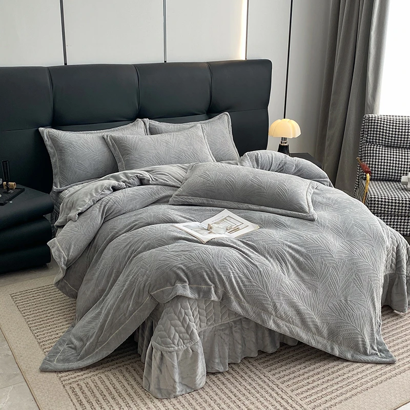 简约纯色雕花牛奶绒床盖四件套冬款加厚保暖高克重防滑套件双面绒