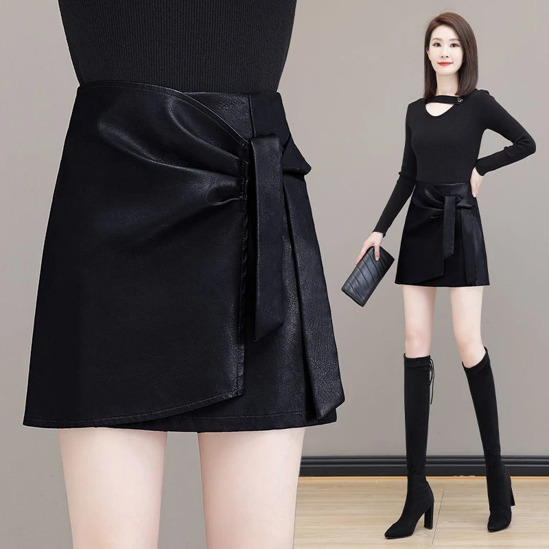 2025秋冬新款皮裙设计感高腰裙子女高腰显瘦a字外穿半身小皮裙女