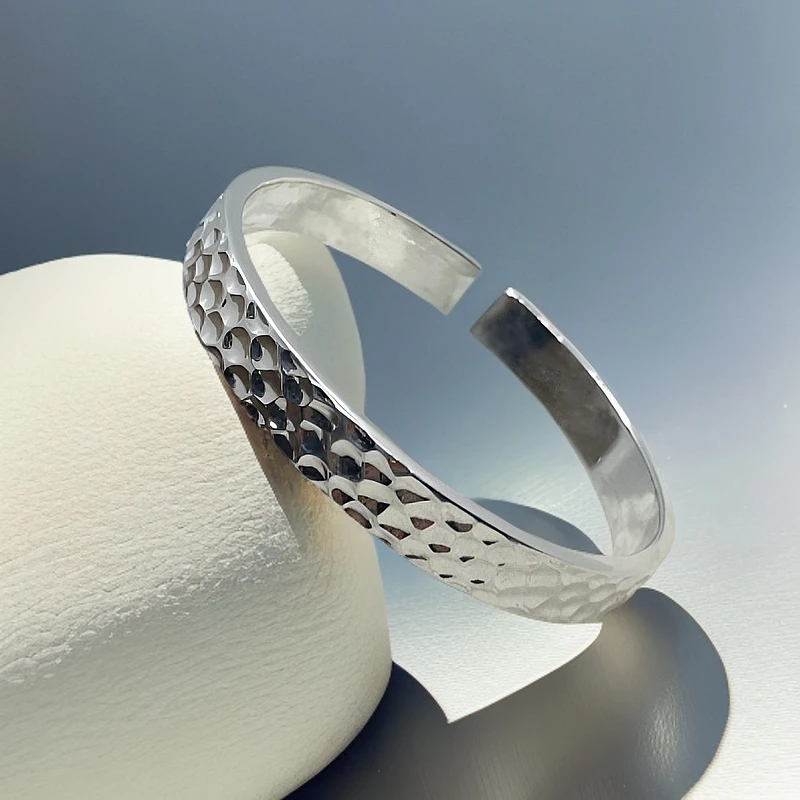 足银手镯 四宝银饰足银 999 锤纹开口手镯时尚个性光面百搭亮面