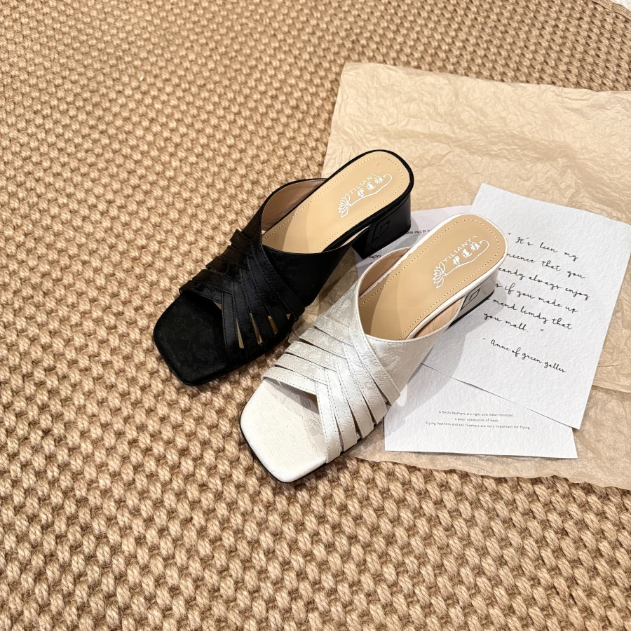 1789-1拖鞋女2024夏季新款粗跟中跟编制罗马凉拖真皮外穿半拖方头