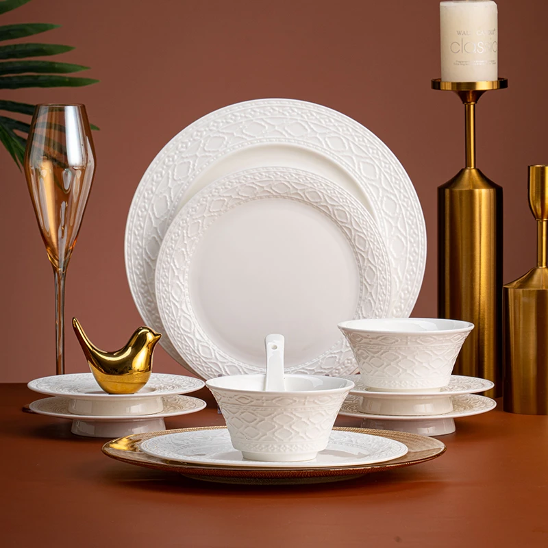 景德镇高端白瓷餐具纯白浮雕套装碗盘碟家用轻奢北欧