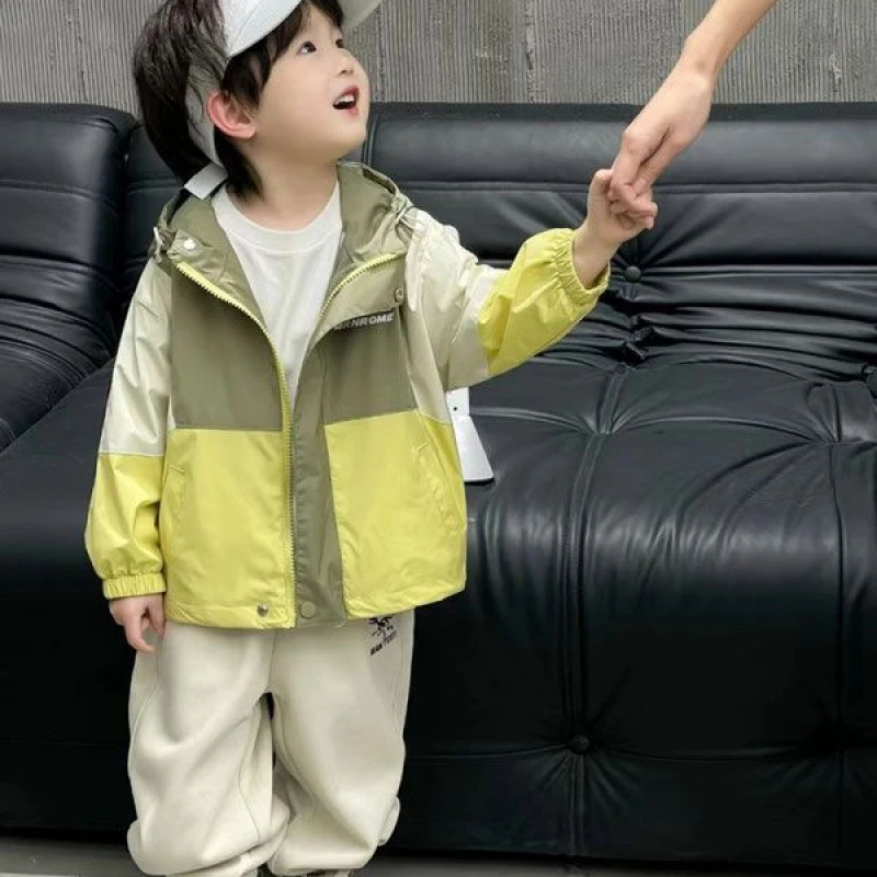 男童春装外套2024新款春秋款儿童痞帅男孩冲锋衣春季洋气宝宝上衣