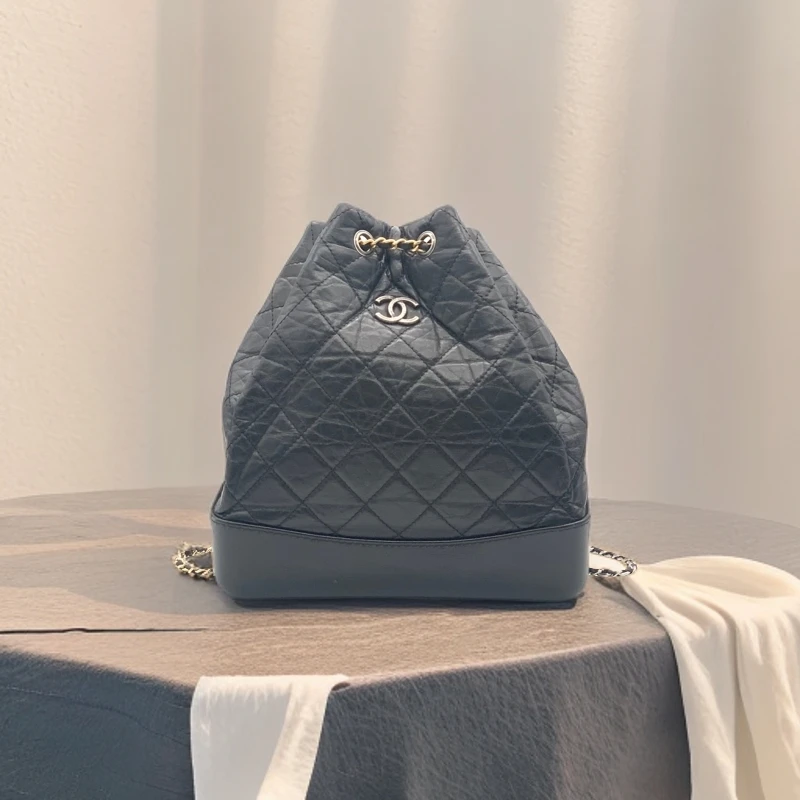 95新 Chanel/香奈儿 牛奢网/25开/黑色中号流浪双肩包