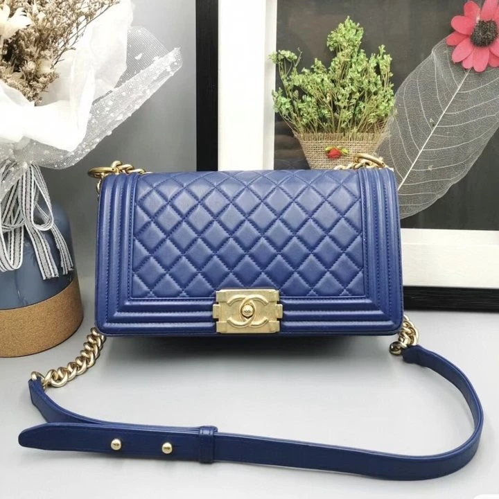 95新 Chanel/香奈儿 牛奢网/蓝色leboy中号斜挎包