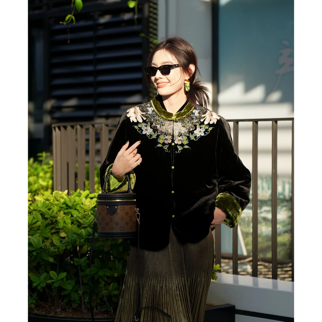 重工金线刺绣丝绒棉衣复古秋冬立领重工刺绣新中式时尚绣花气质