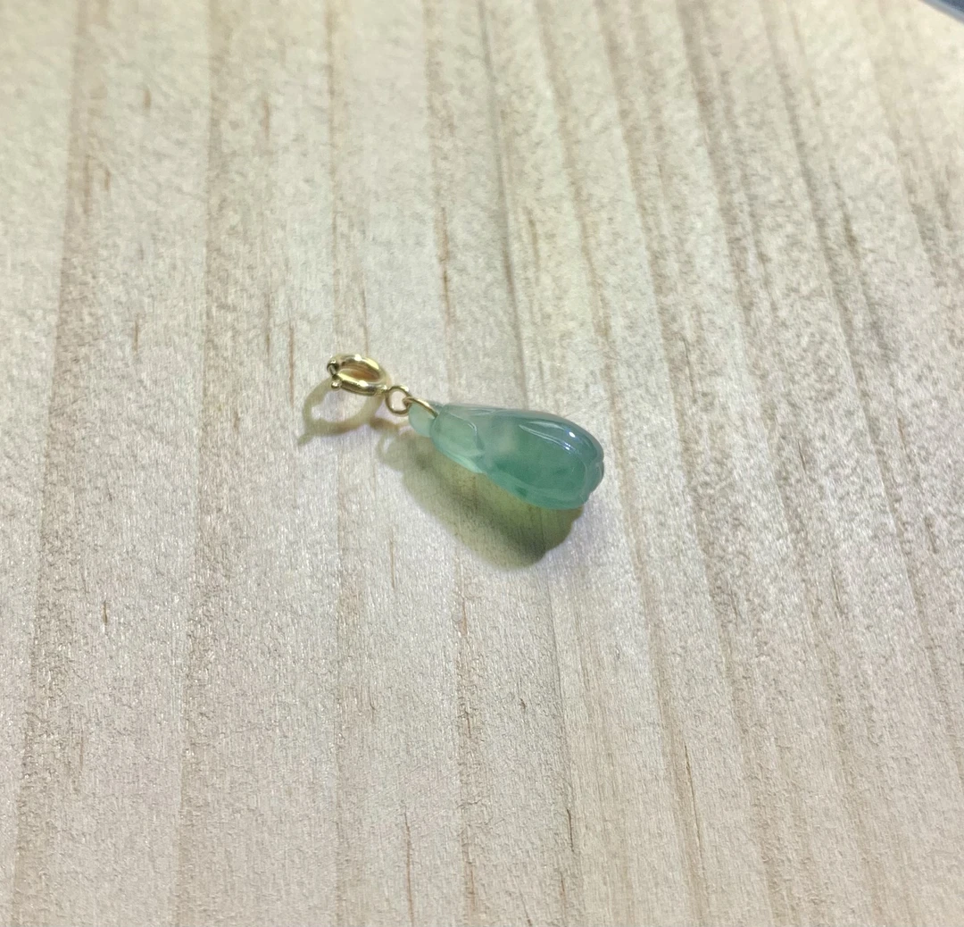 老种高冰浓晴底色立体兰花18k金镶嵌万能扣提溜天然缅甸翡翠A货