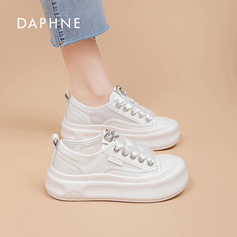 达芙妮小白鞋女2025夏季新款时尚百搭透气帆布鞋厚底增高休闲板鞋