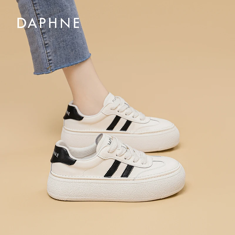 达芙妮小白鞋女2025秋季新款软底德训鞋百搭厚底增高运动休闲板鞋