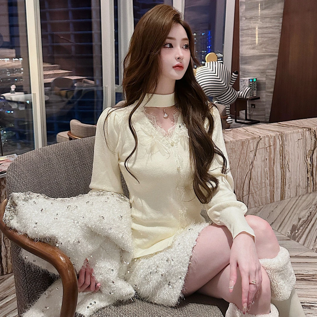 【小银子】仙气钉珠花朵修身V领针织衫XS40597