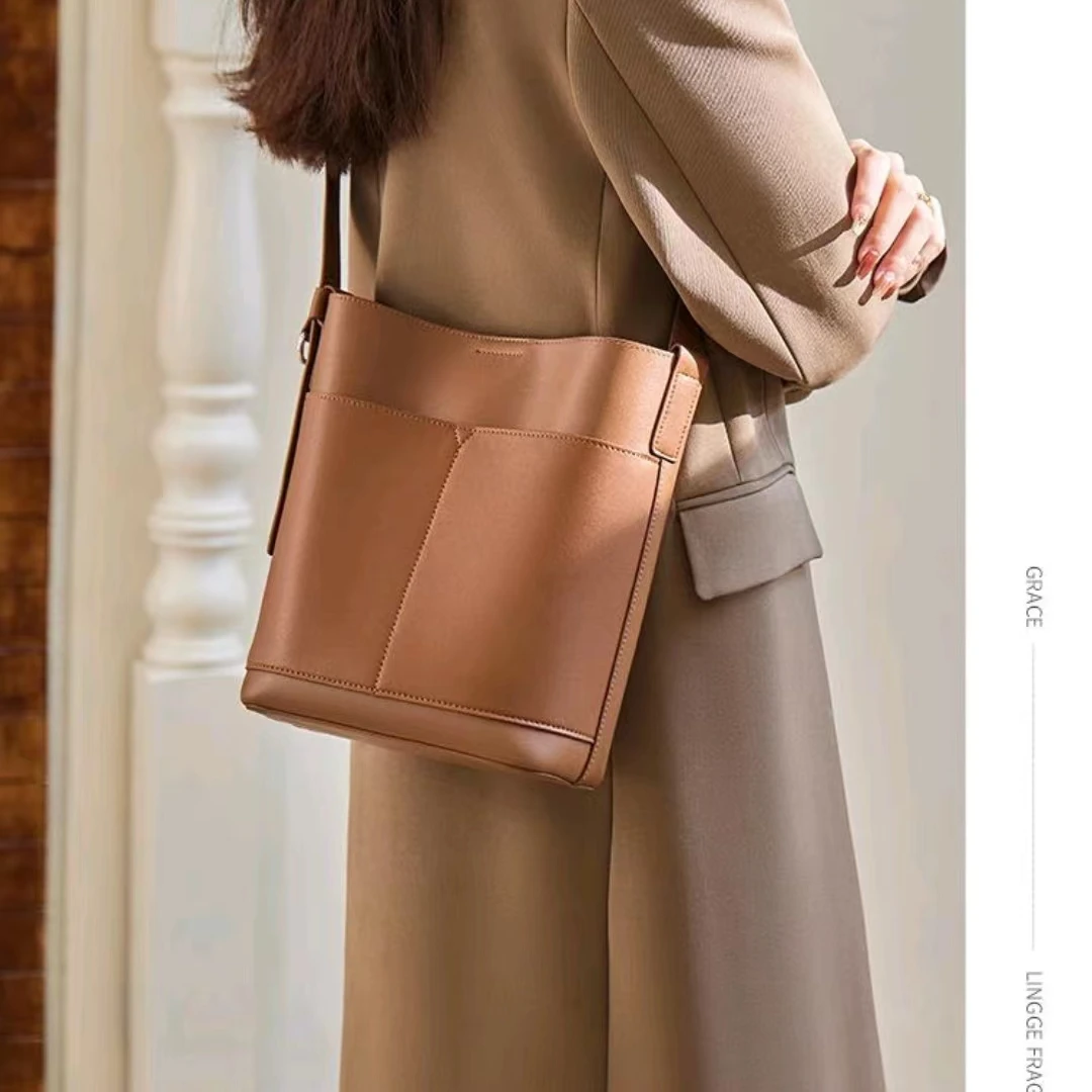 时尚气质女士单肩潮流百搭简约包包休闲通勤秋冬复古小众韩版肩包