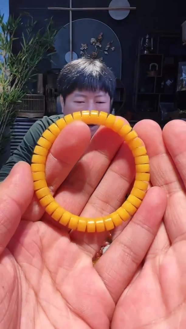 【闪购商品】蜜蜡手串未镶嵌8左右