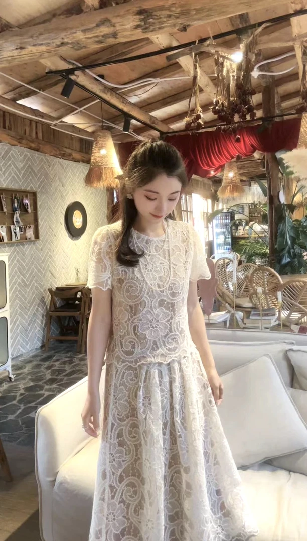 【COCQ】法式蕾丝镂空套装气质修身显瘦