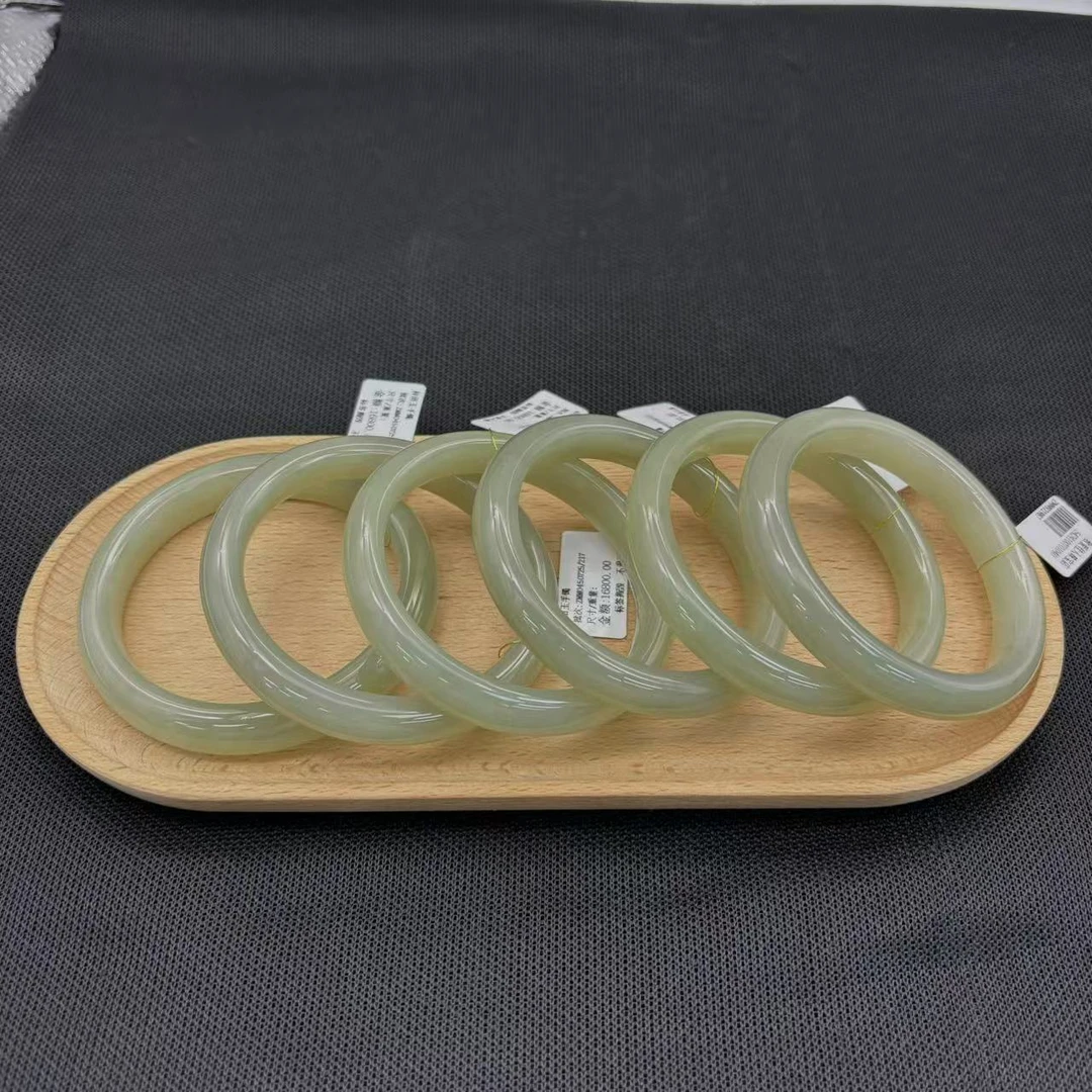 天然和田玉手镯精美时尚气质有瑕款多样性发货其一35